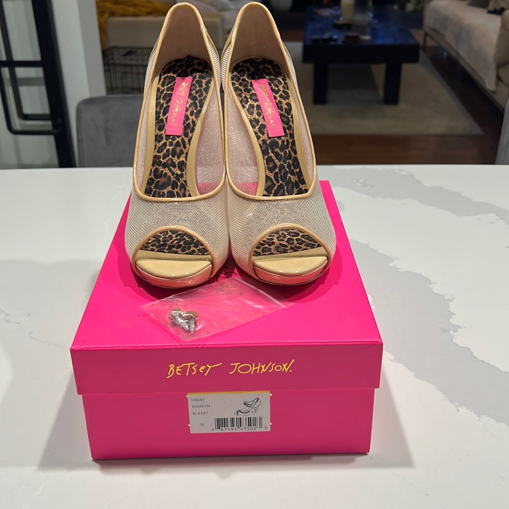 Betsy Johnson nude patent leather and mesh peep toe pumps